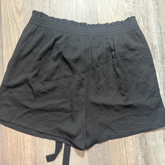 DR2 Black High-Waisted Shorts, Lightweight & Stylish summer wear - Picture 3 of 4